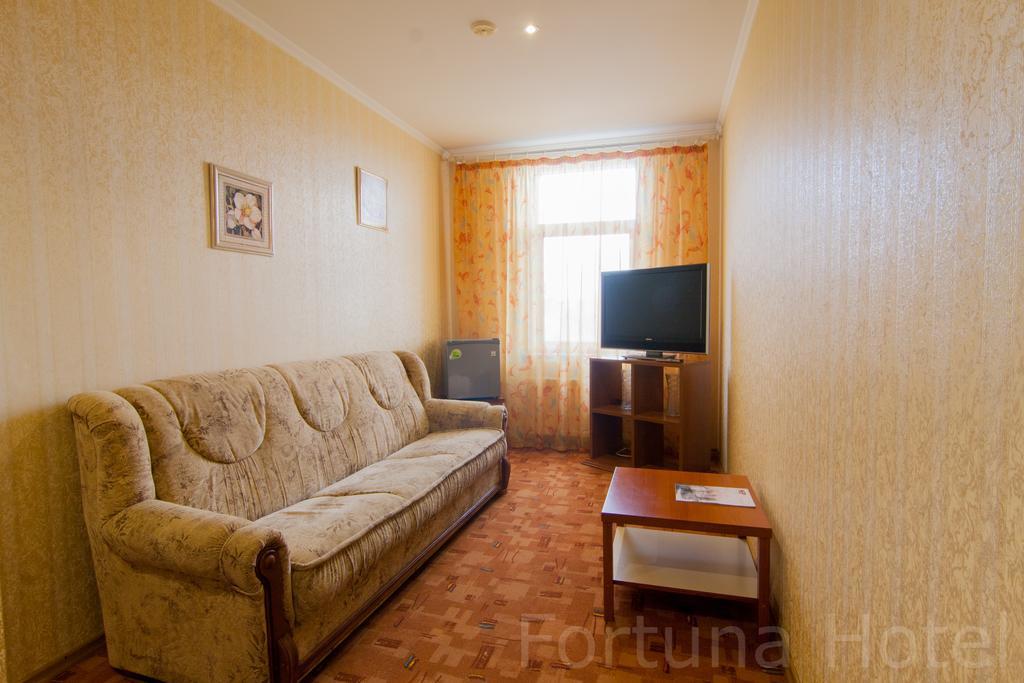 Fortuna Hotel Chisináu Exterior foto